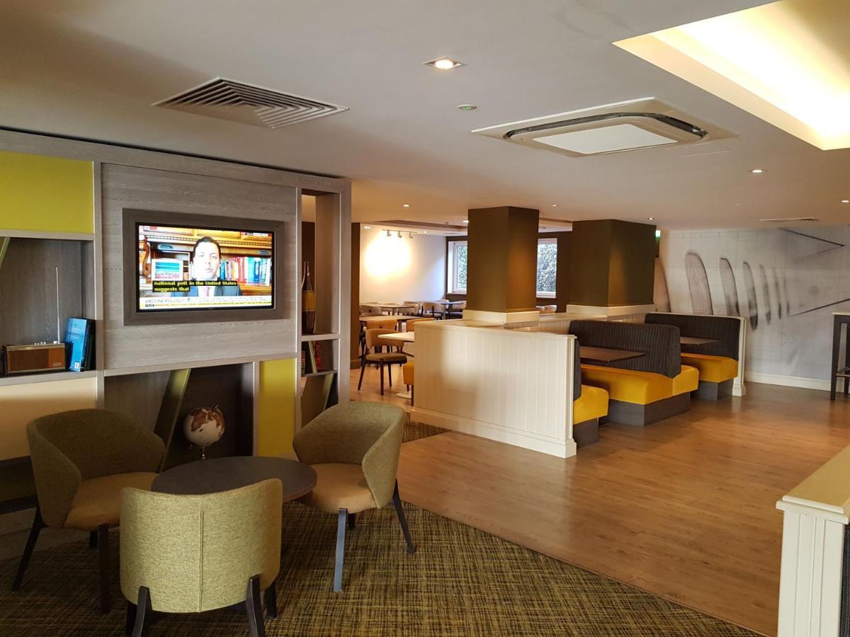 Holiday Inn Luton South - M1, Junction 9, An Ihg Hotel Zewnętrze zdjęcie