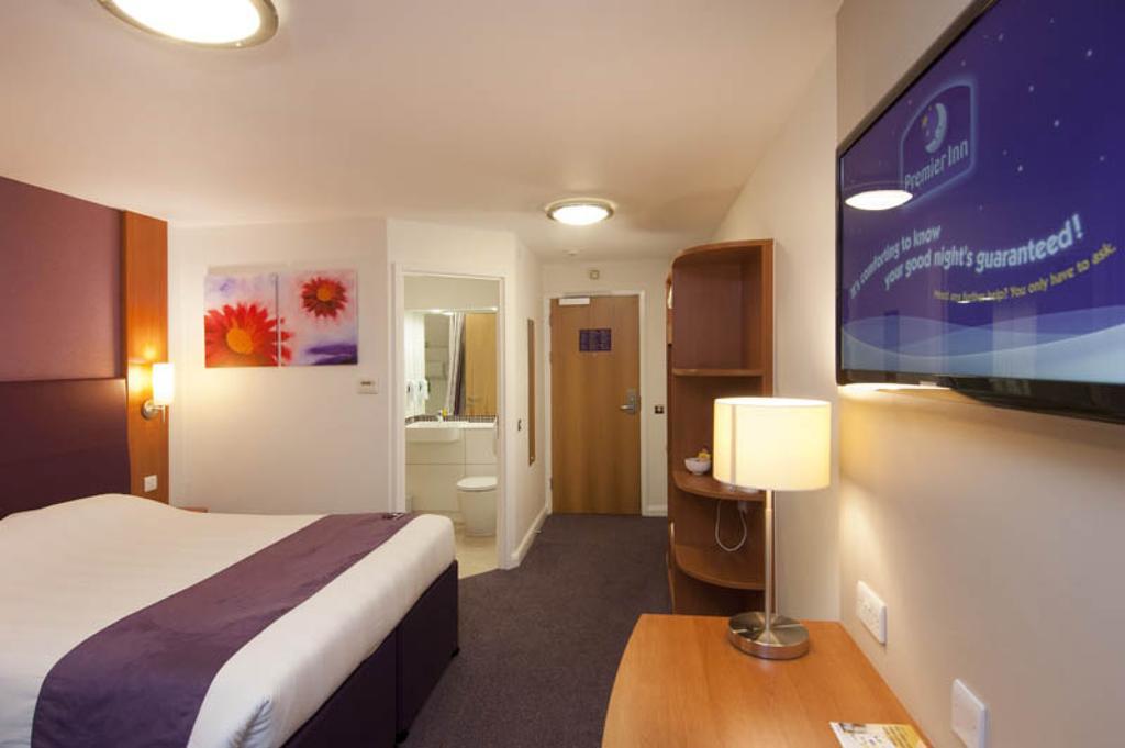 Holiday Inn Luton South - M1, Junction 9, An Ihg Hotel Zewnętrze zdjęcie