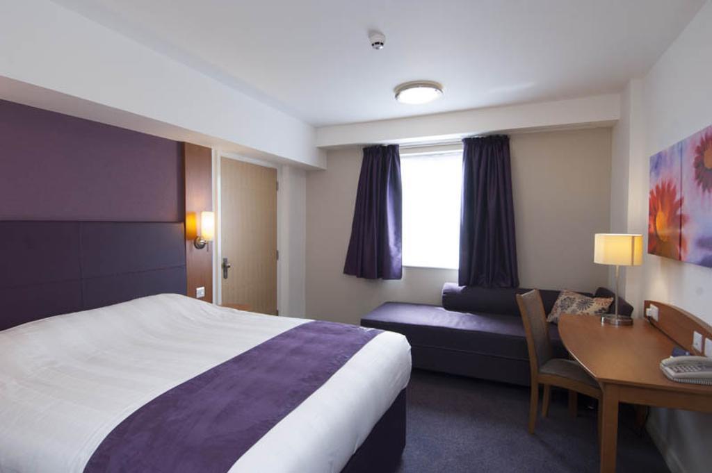 Holiday Inn Luton South - M1, Junction 9, An Ihg Hotel Zewnętrze zdjęcie