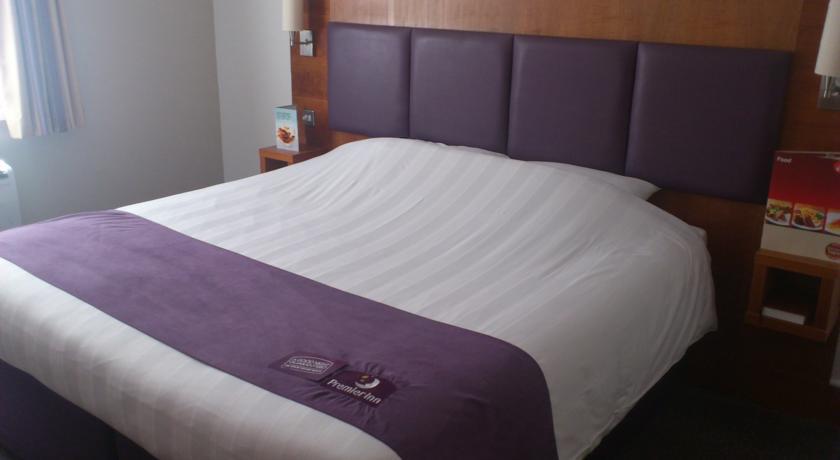 Holiday Inn Luton South - M1, Junction 9, An Ihg Hotel Zewnętrze zdjęcie