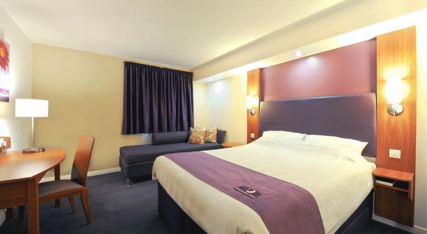 Holiday Inn Luton South - M1, Junction 9, An Ihg Hotel Zewnętrze zdjęcie