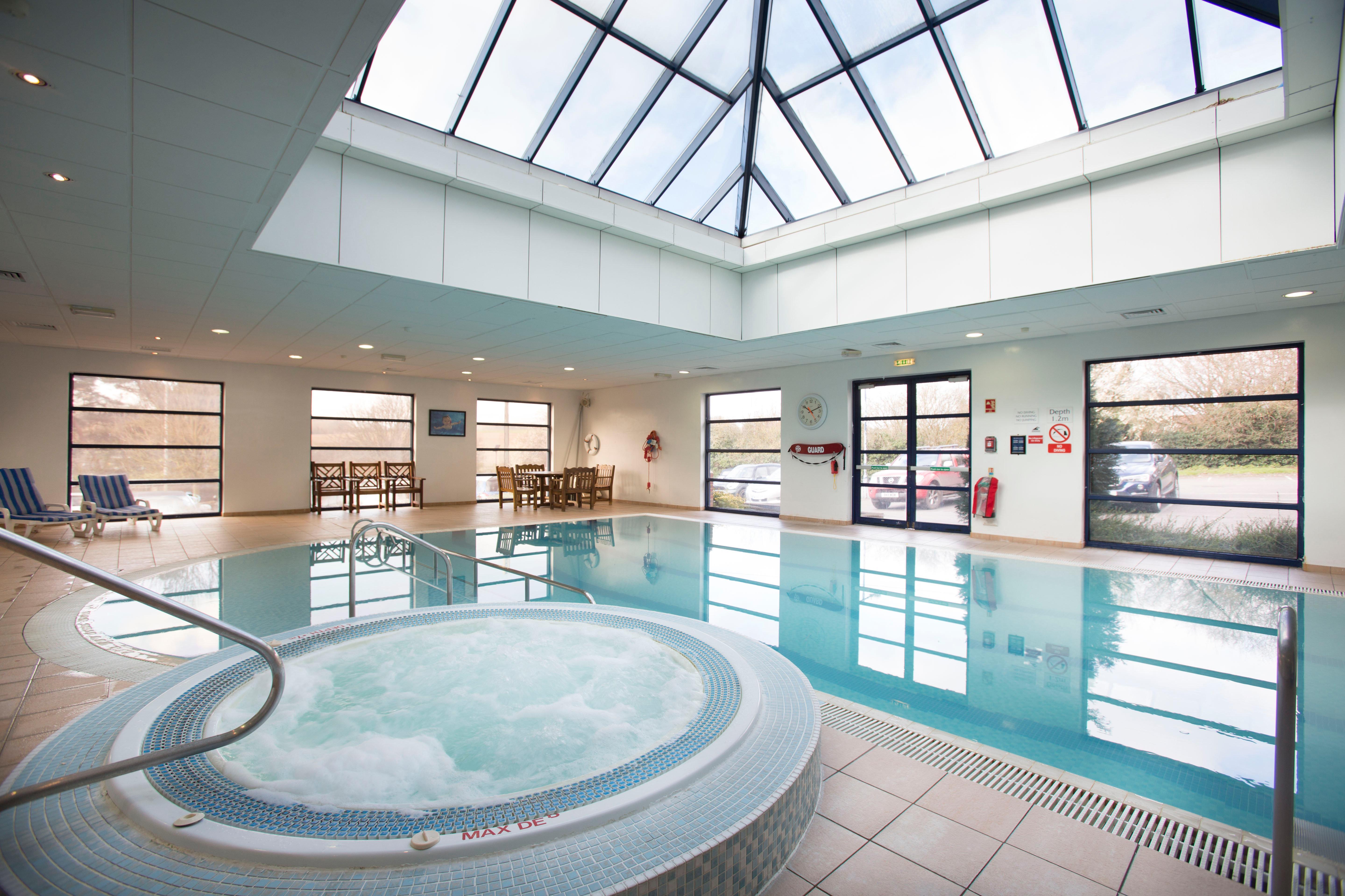 Holiday Inn Luton South - M1, Junction 9, An Ihg Hotel Zewnętrze zdjęcie