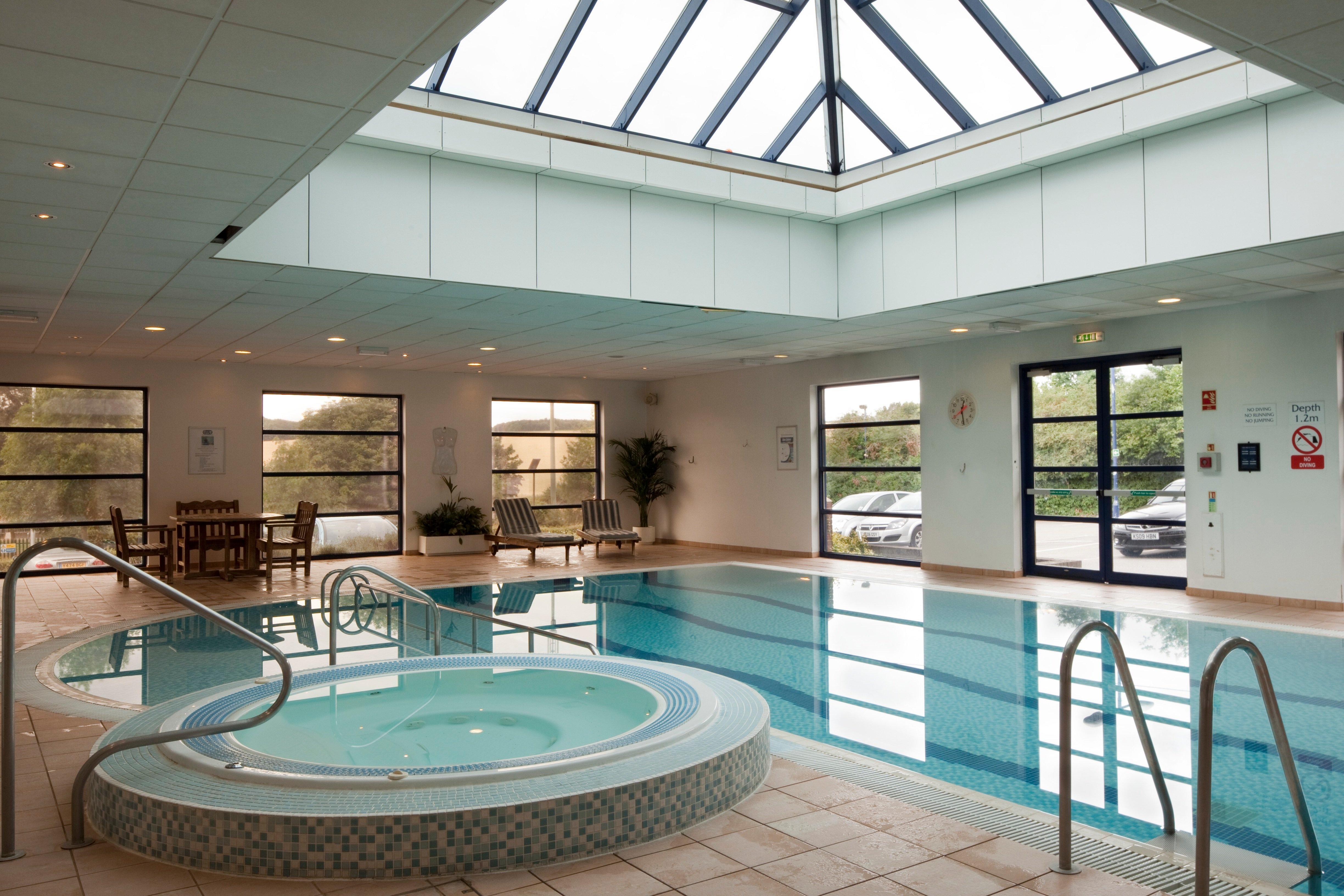Holiday Inn Luton South - M1, Junction 9, An Ihg Hotel Zewnętrze zdjęcie
