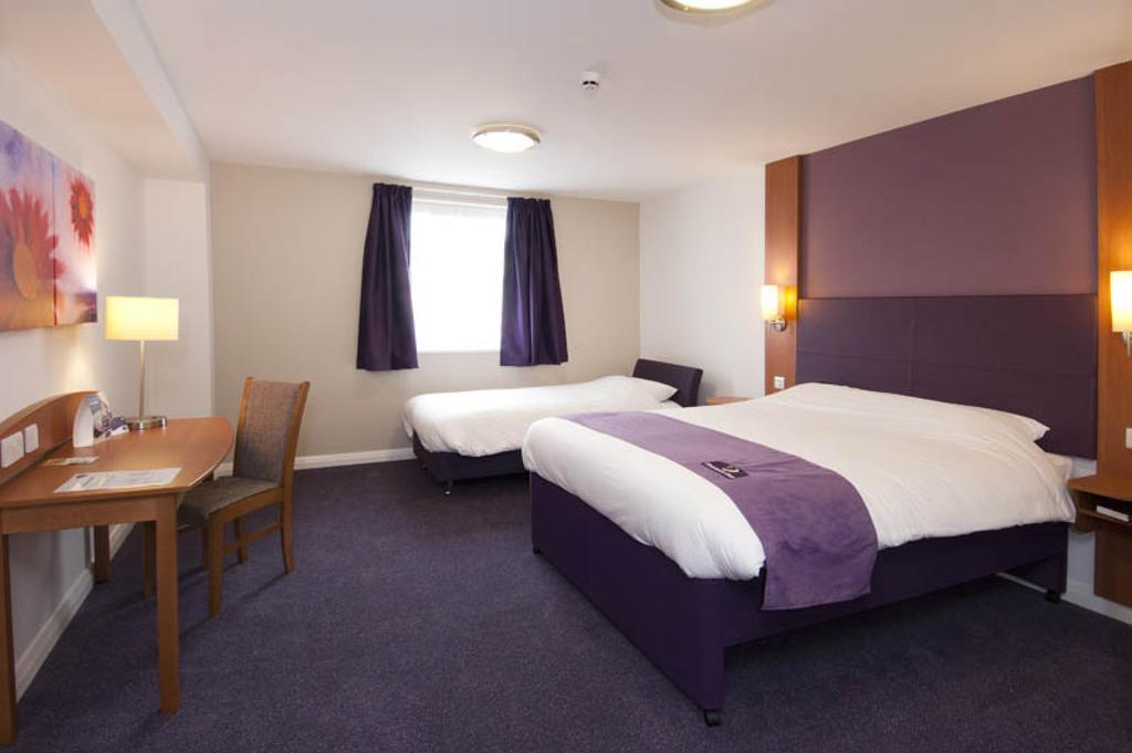 Holiday Inn Luton South - M1, Junction 9, An Ihg Hotel Zewnętrze zdjęcie