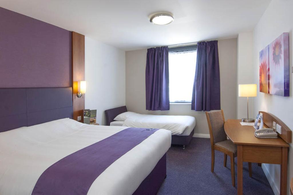 Holiday Inn Luton South - M1, Junction 9, An Ihg Hotel Zewnętrze zdjęcie