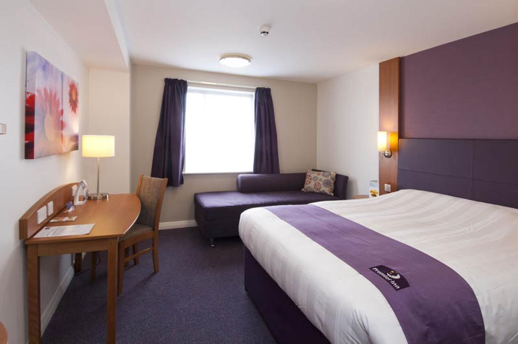 Holiday Inn Luton South - M1, Junction 9, An Ihg Hotel Zewnętrze zdjęcie