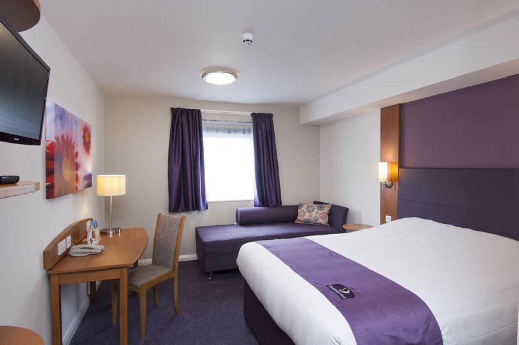 Holiday Inn Luton South - M1, Junction 9, An Ihg Hotel Zewnętrze zdjęcie