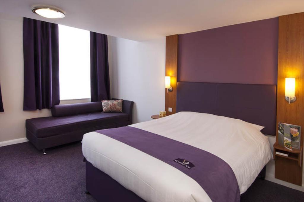 Holiday Inn Luton South - M1, Junction 9, An Ihg Hotel Zewnętrze zdjęcie