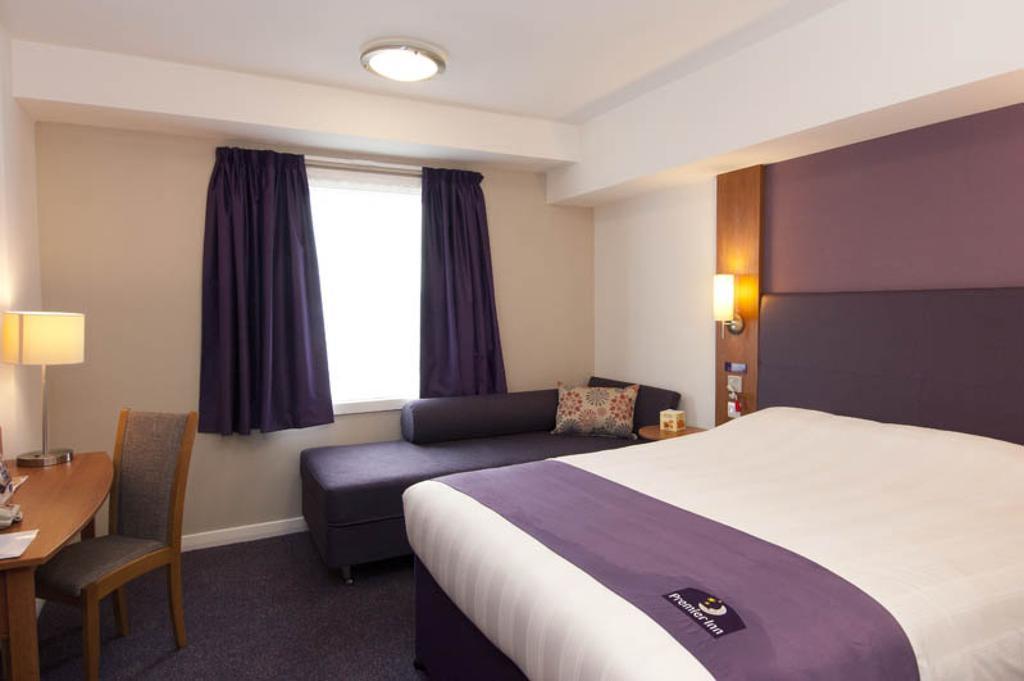 Holiday Inn Luton South - M1, Junction 9, An Ihg Hotel Zewnętrze zdjęcie