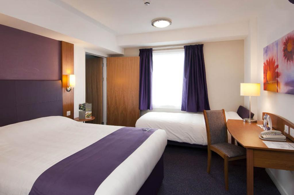 Holiday Inn Luton South - M1, Junction 9, An Ihg Hotel Zewnętrze zdjęcie